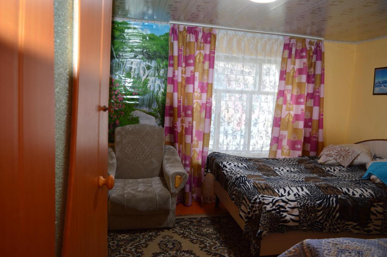 Guest House On Derbisheva Karakol Eksteriør billede