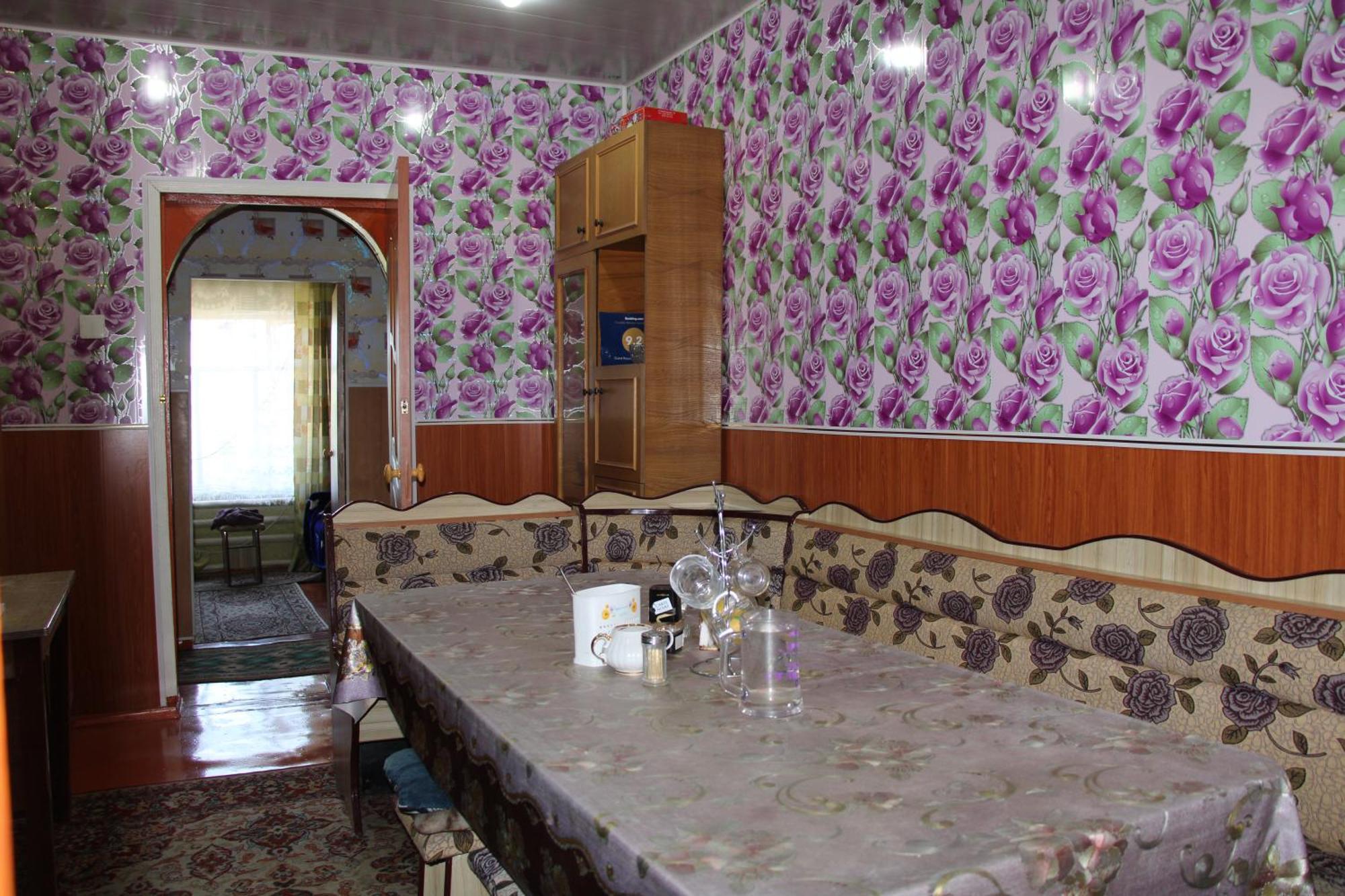 Guest House On Derbisheva Karakol Eksteriør billede