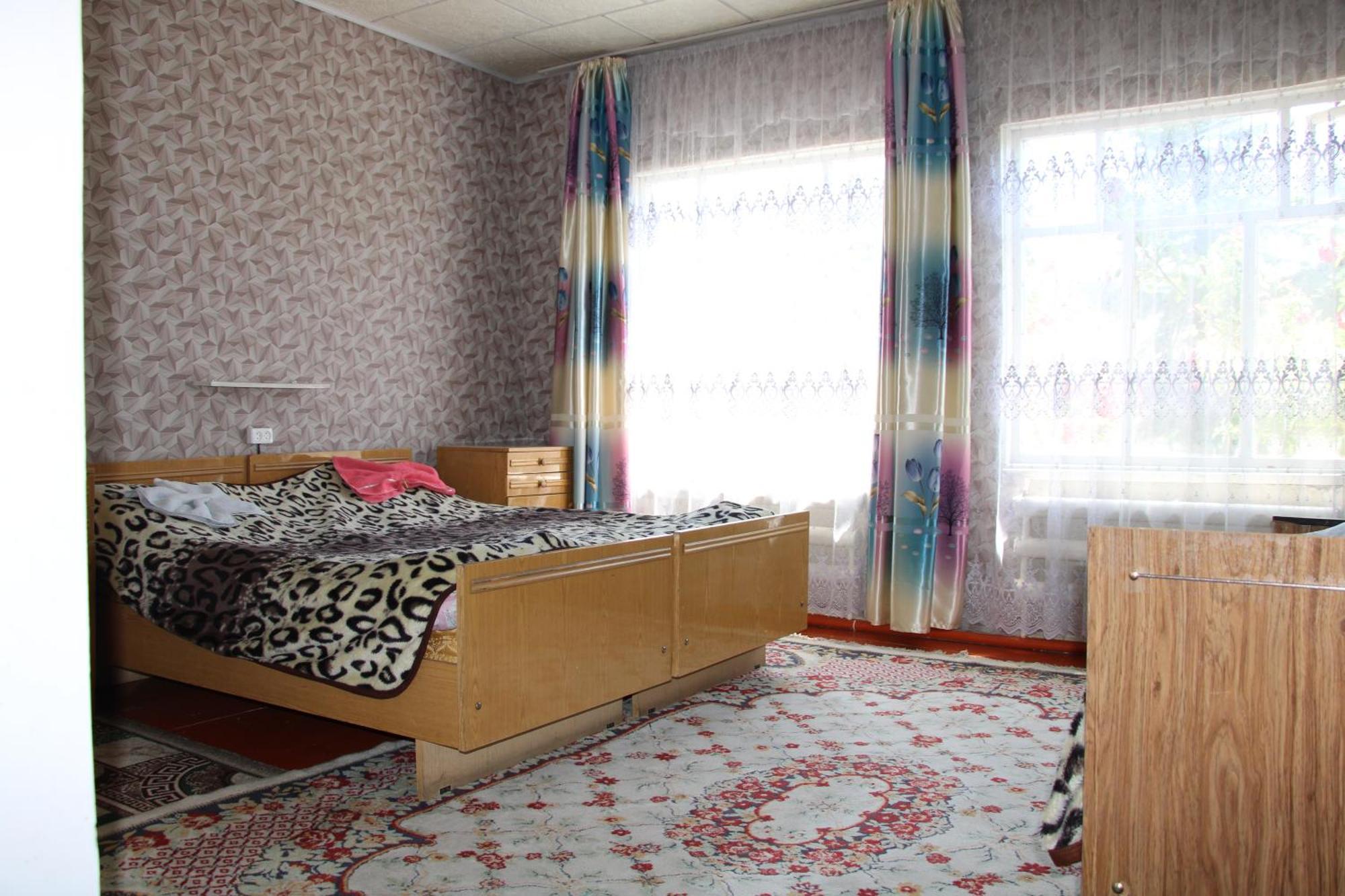 Guest House On Derbisheva Karakol Eksteriør billede